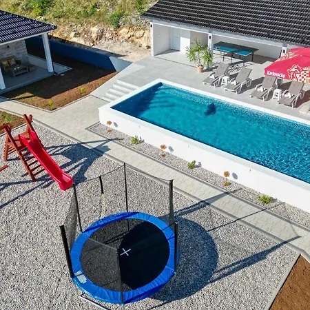 3 Bedroom In * Caporice